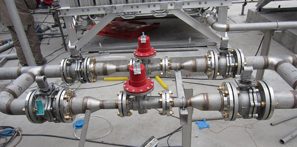 Two parallel Mark 60 Series pressure regulators